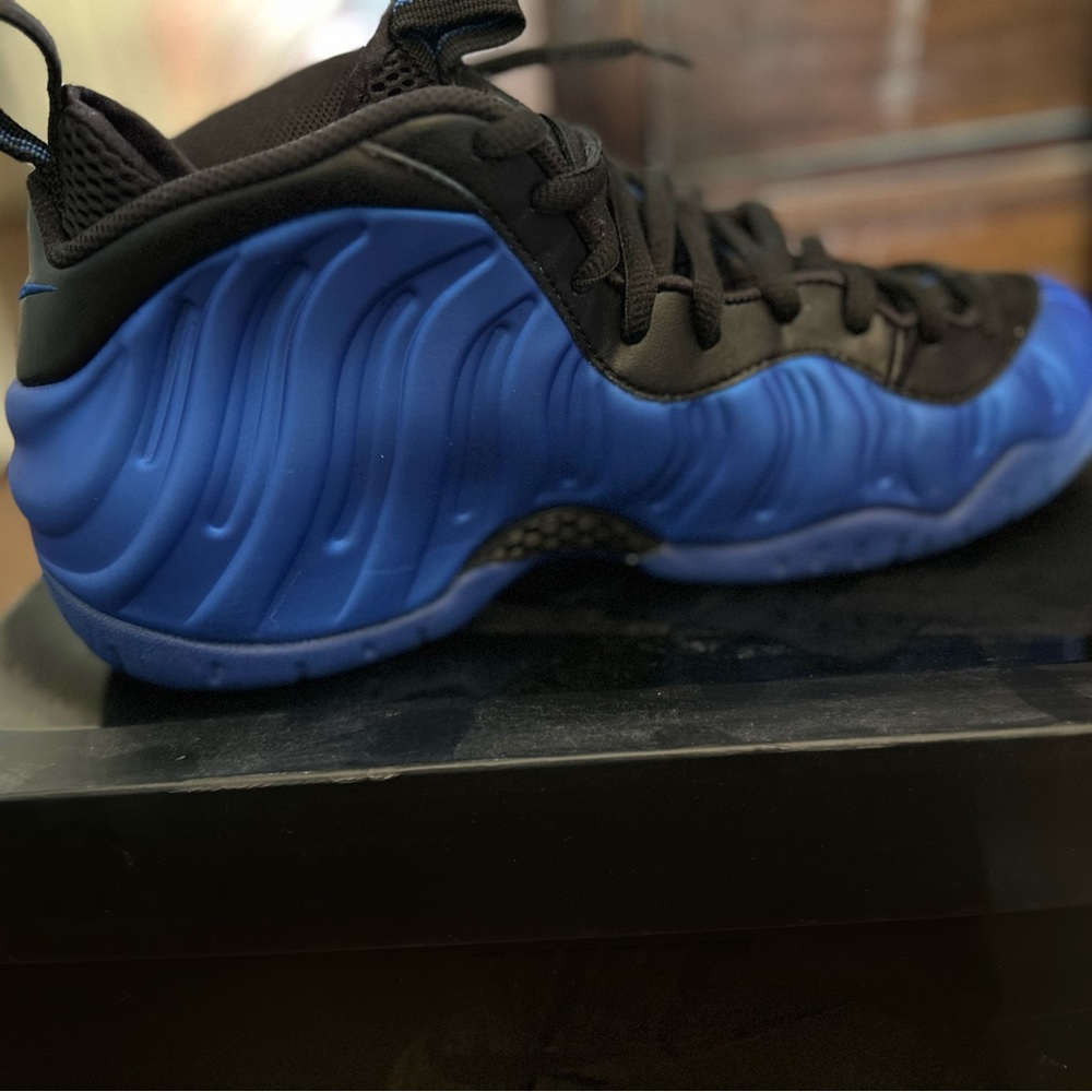 Royal blue foamposits